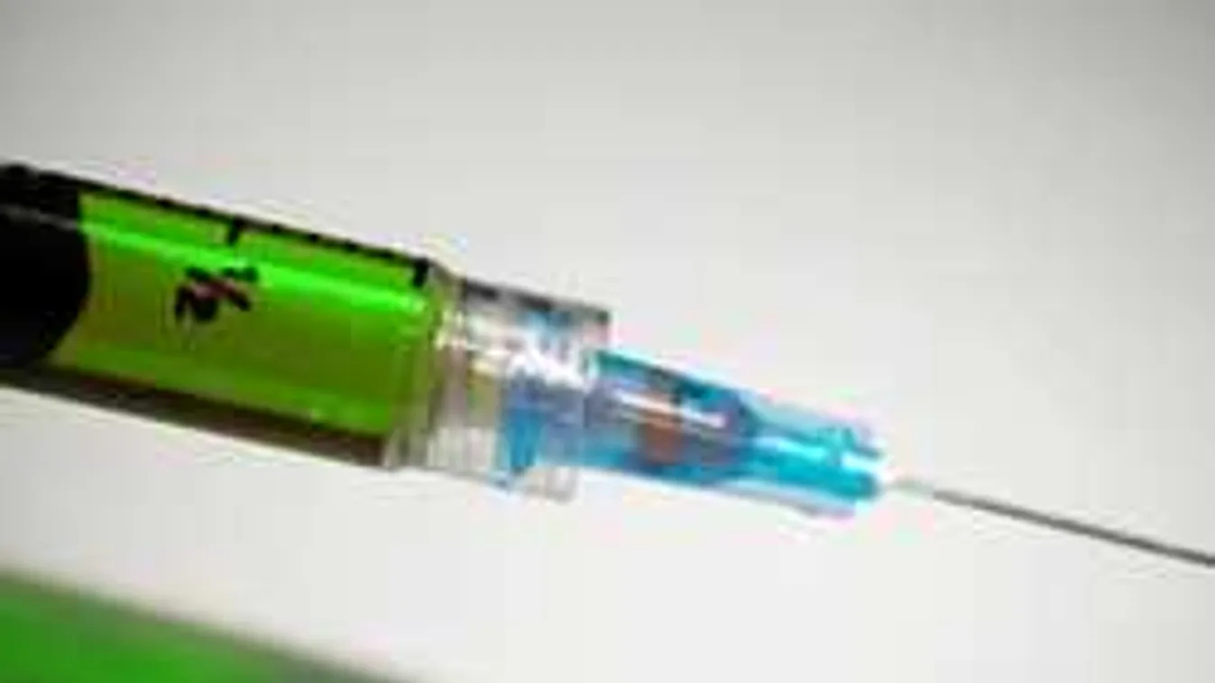 Száznál is több ember vére szárad az unatkozó ápoló kezén