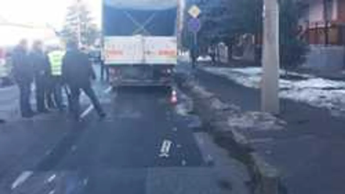 Dráma az úton, halálra gázolt egy kamionos egy 71 éves nőt - fotóval