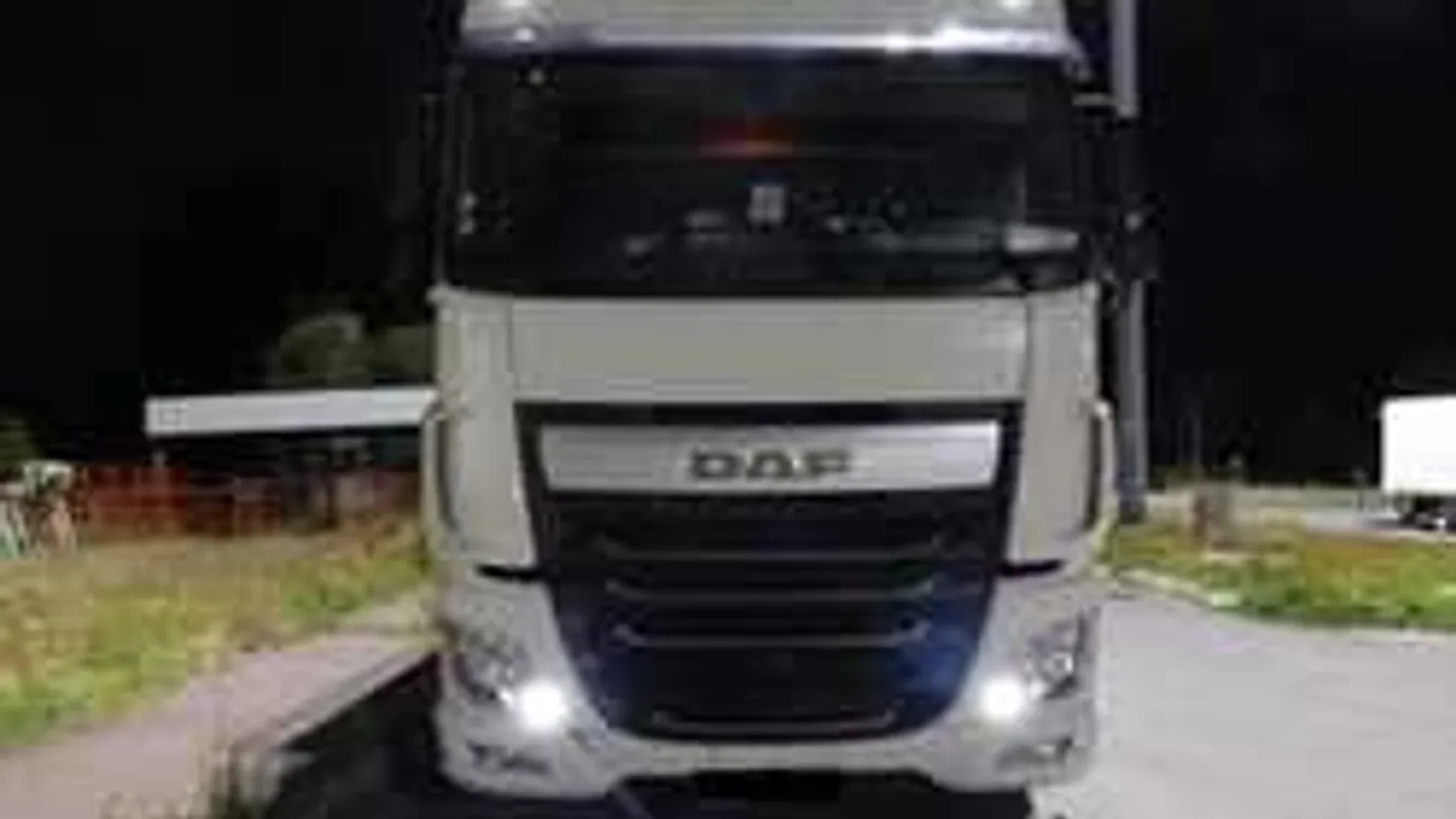 Most érkezett, 37 migránst próbáltak átcsempészni Csanádpalotánál