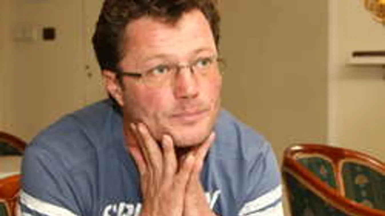 Elhanyagolta családját Stohl András! Megszólalt a színész...