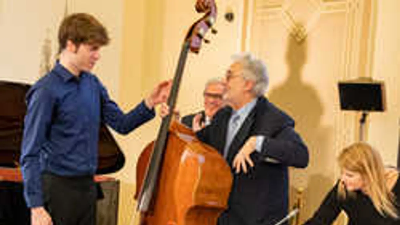 Elképesztő felajánlás: világsztár támogatja a magyar fiút