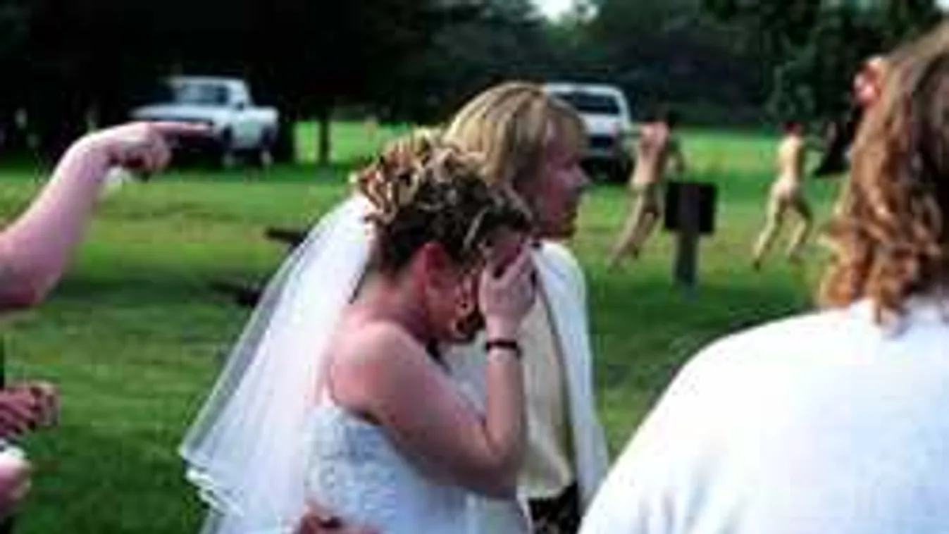 Előkerült a világ legkínosabb esküvői videója!