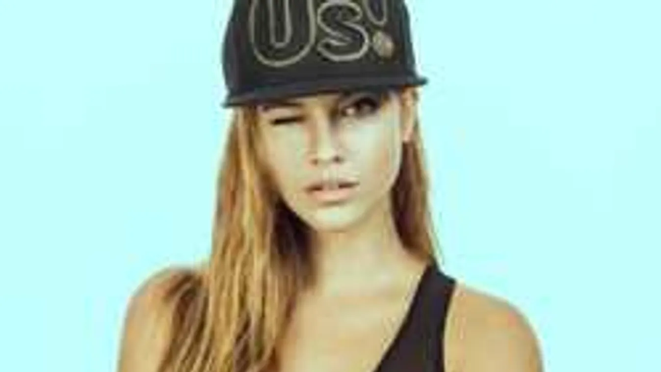 Bevadult! Így markolja meztelen melleit Palvin!