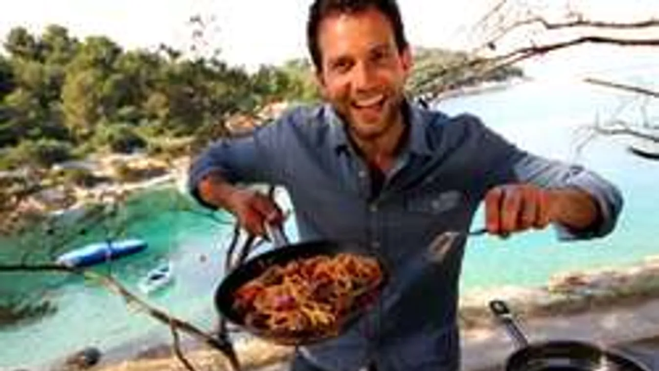 Új párra talált az ország egyik legkapósabb férfija!