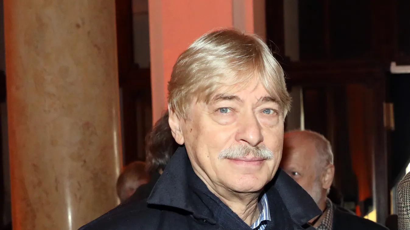 Ezzel lepték meg koncert után a legendás magyar énekest