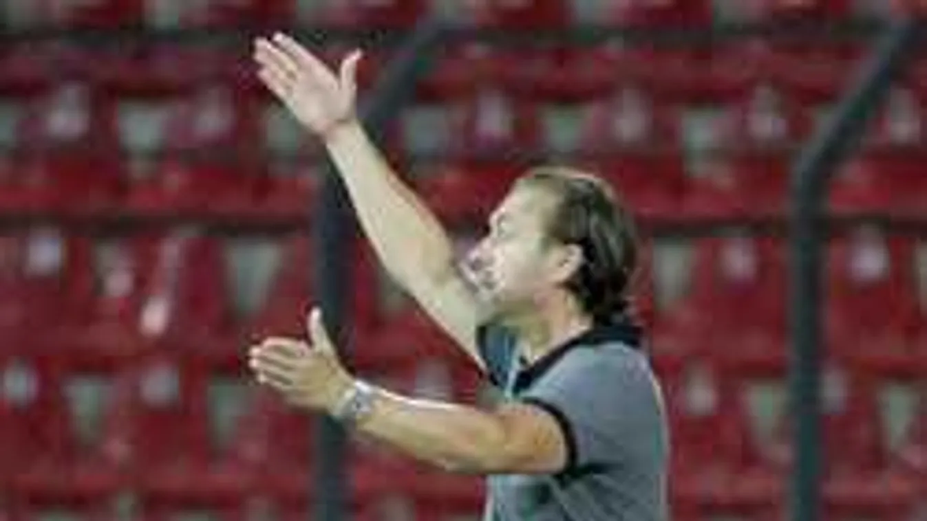 Dollnak nem kegyelmeztek, kemény bírságot kapott