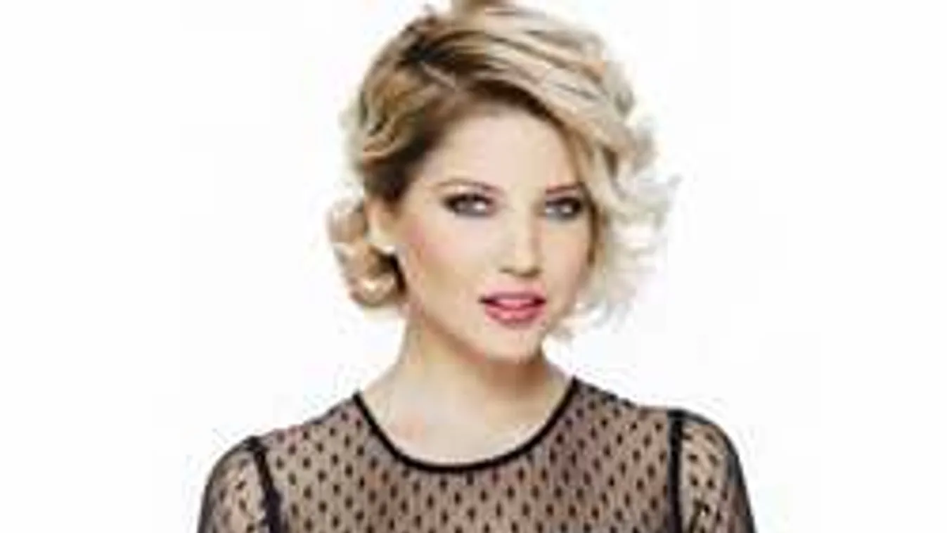 Szabó Zsófi szexi fotójától még a monitorod is elolvad