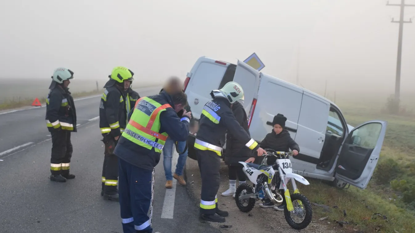 Fékezés nélkül hajtott bele a kisteherautóba, amiben egy 7 éves fiú is ült – Fotó