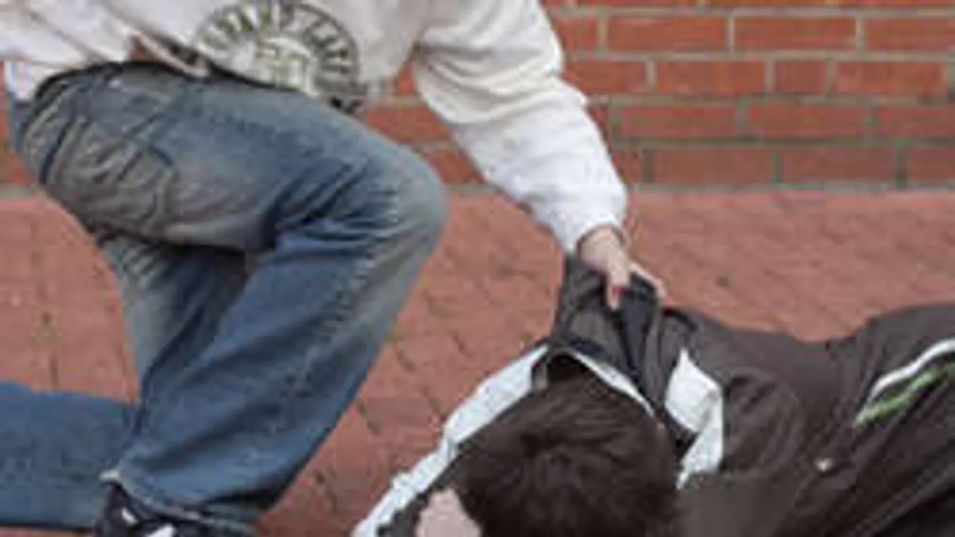 Durva rablás: eltörték a 15 éves fiú arccsontját a mobiljáért