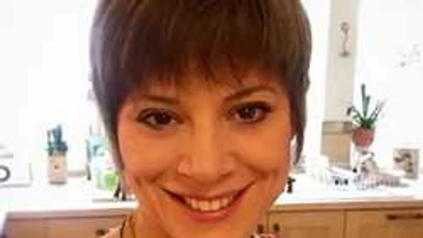 Örömhír, megszületett Szinetár Dóra kisfia