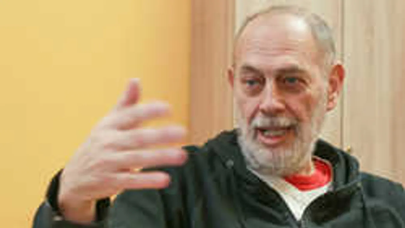 Életmentő szívműtétre vár a magyar sztár, végrendeletet ír