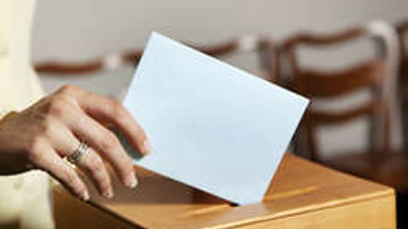 Bombapánik a szavazóhelyiségben!