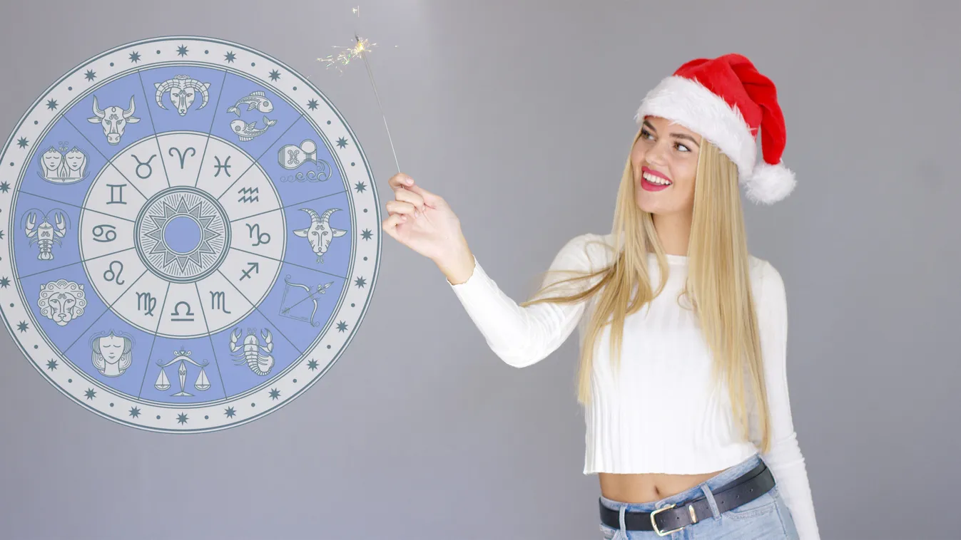 Pretty,Blond,Girl,Enjoy,Chrismas,With,Sparkler