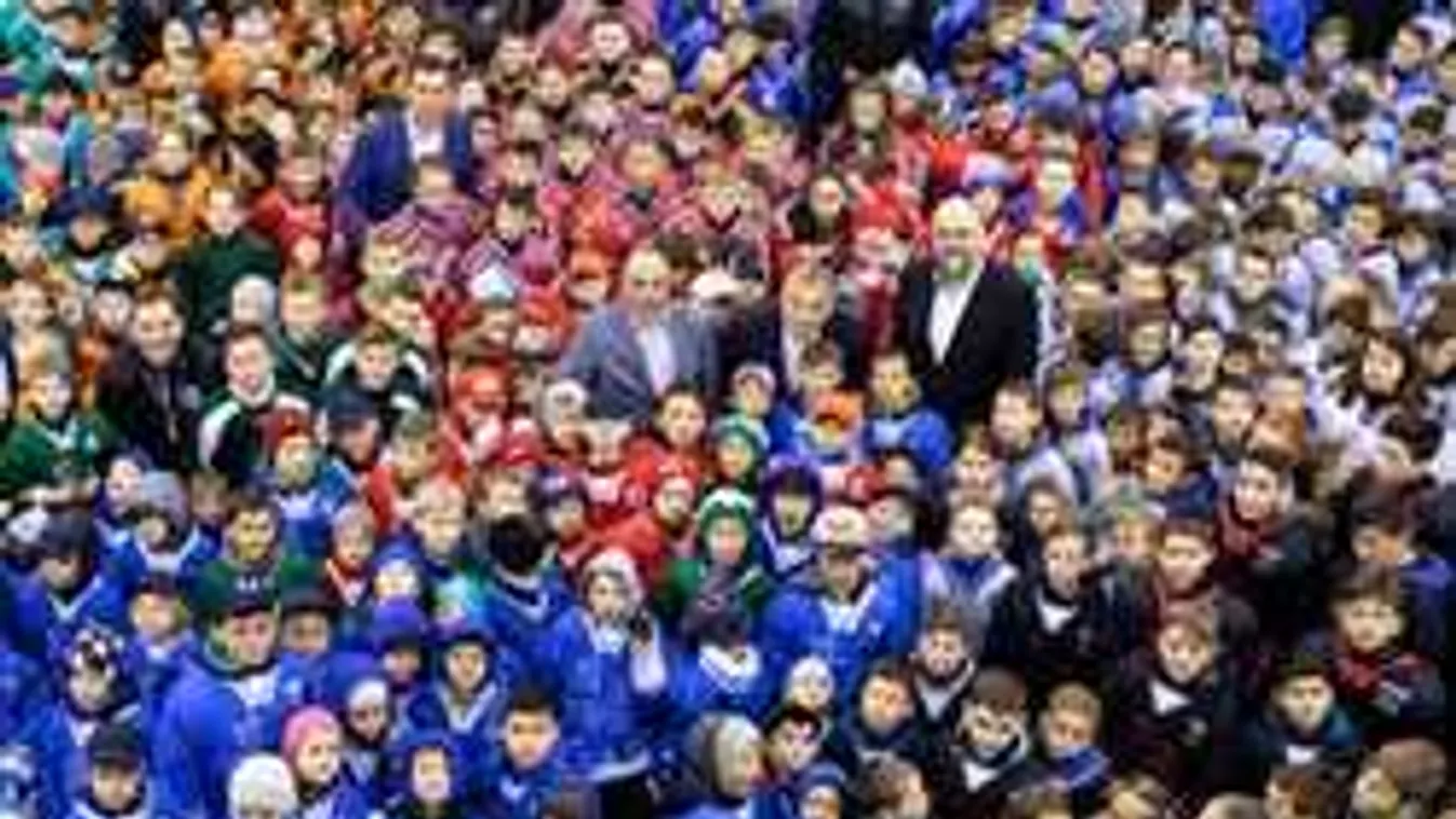 Maroknyi székely közt a miniszterelnök - fotó és videó