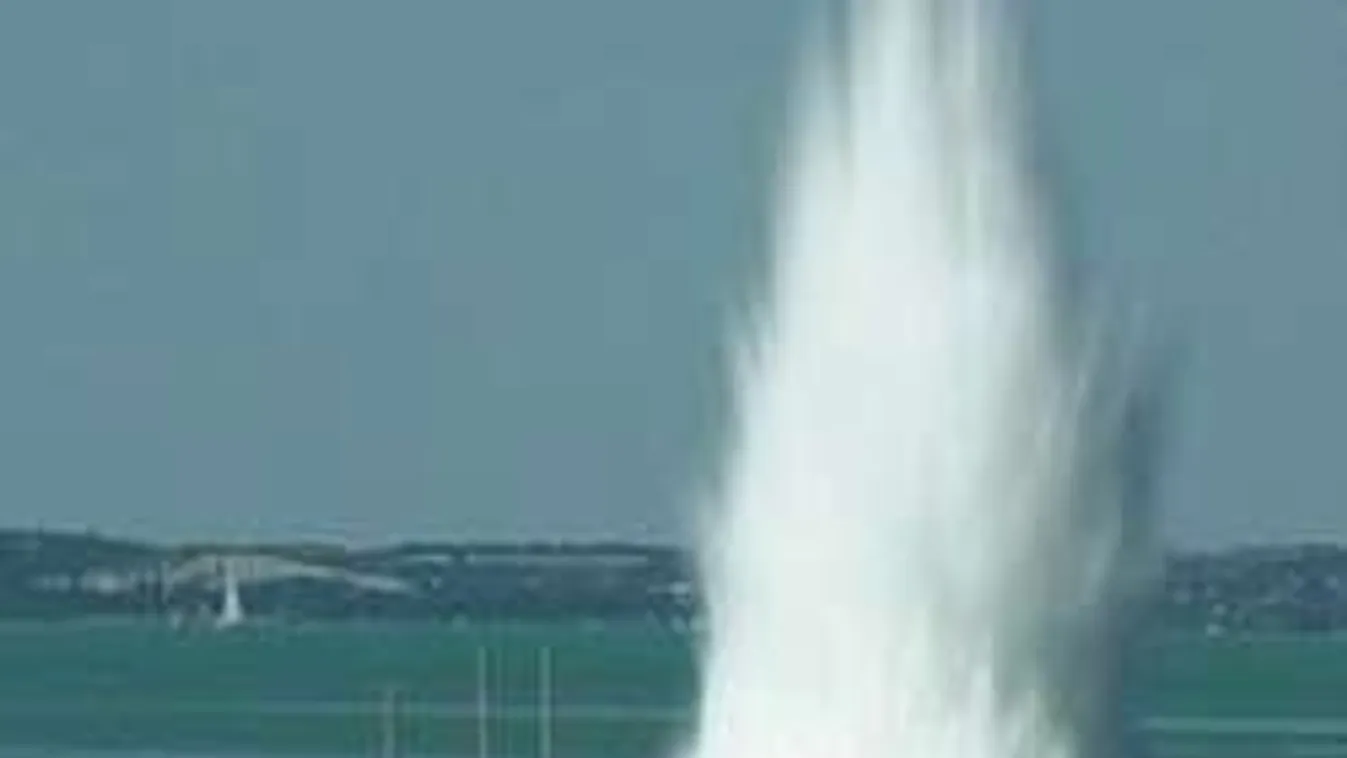 A vakmerő siófoki strandoló, kézben hozott ki egy gránátot a Balatonból