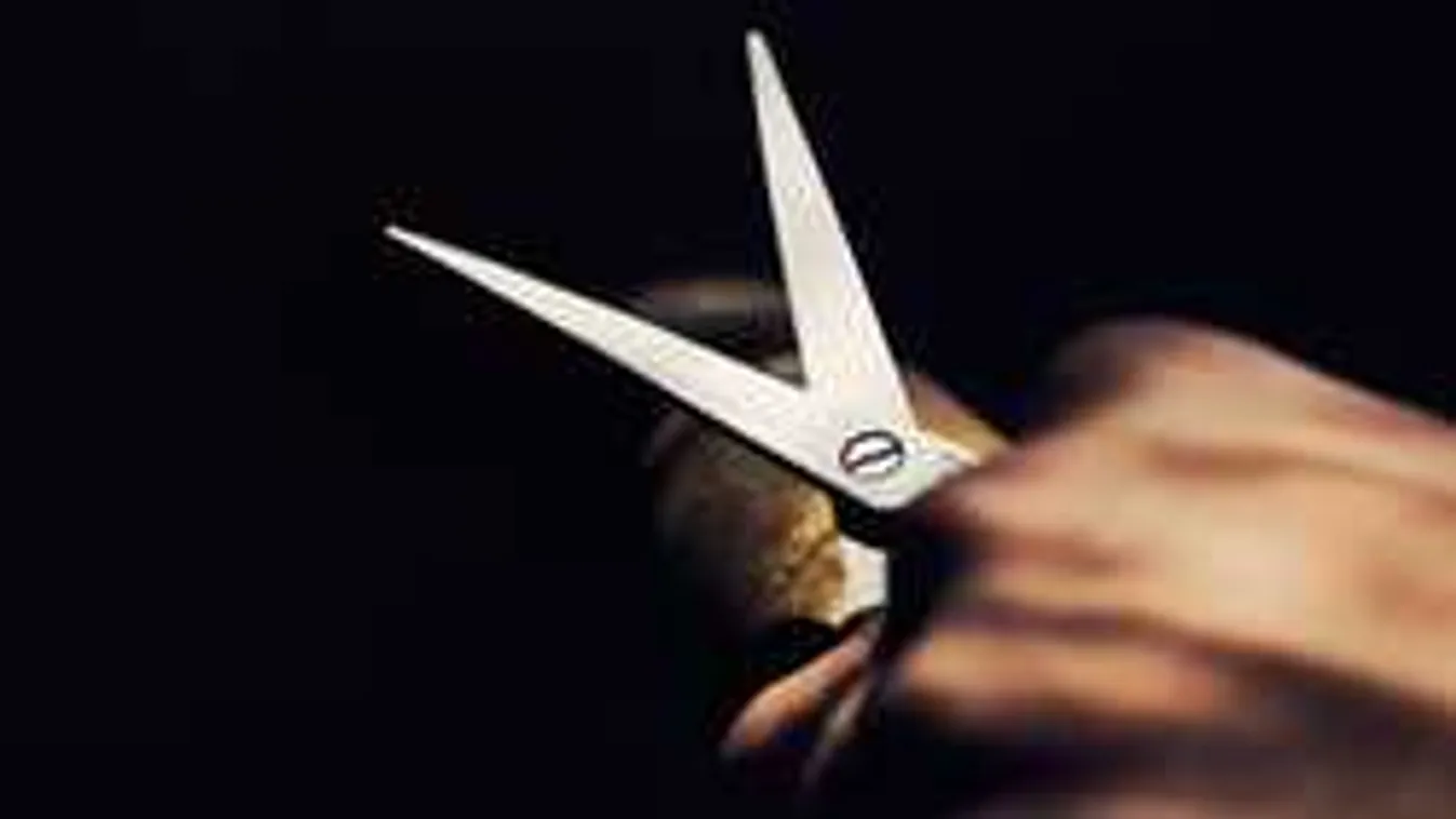 Vérbe borította a Penny parkolóját egy afrikai migráns