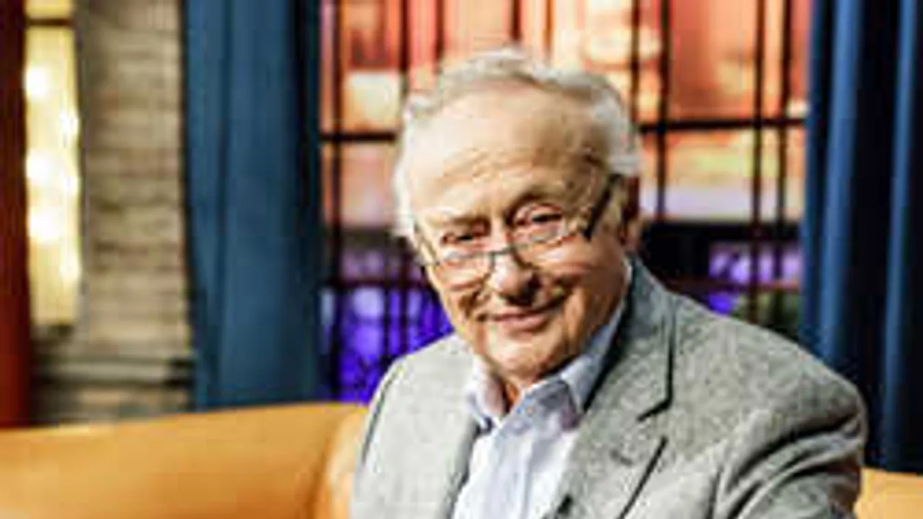 Komoly terveket szövöget, visszatérne  a színpadra Sas József