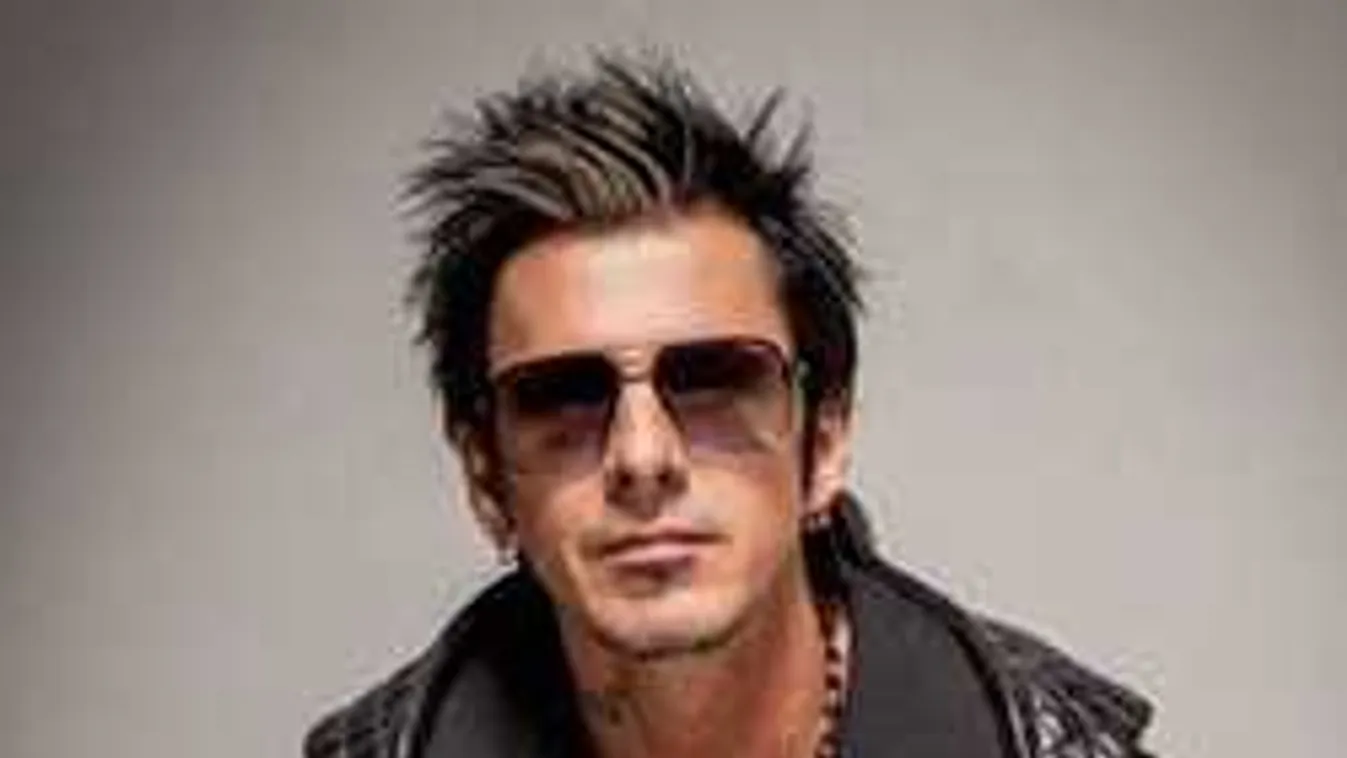 Nem semmi, így ünnepli a karácsonyt a magyar rockzenész