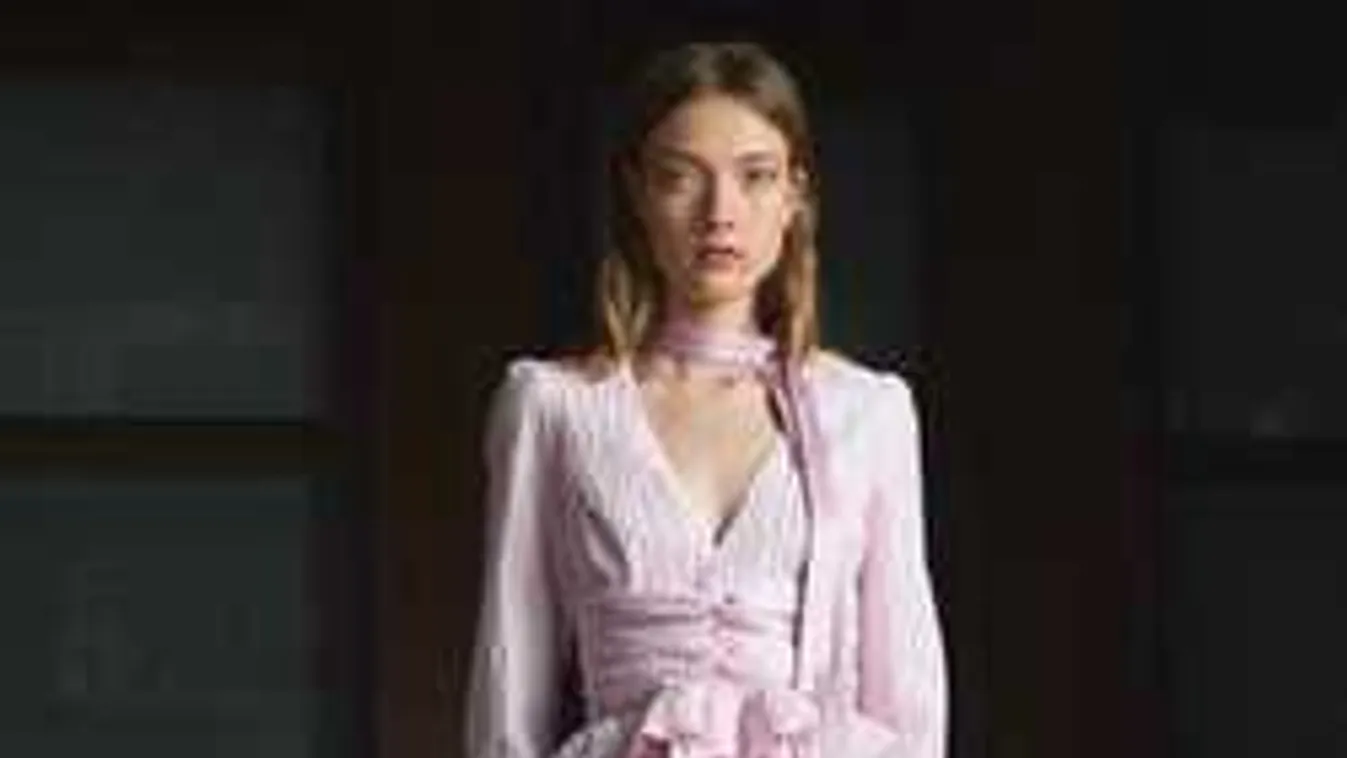 Eszméletlen fazonokkal robban be a 2019-es női divat