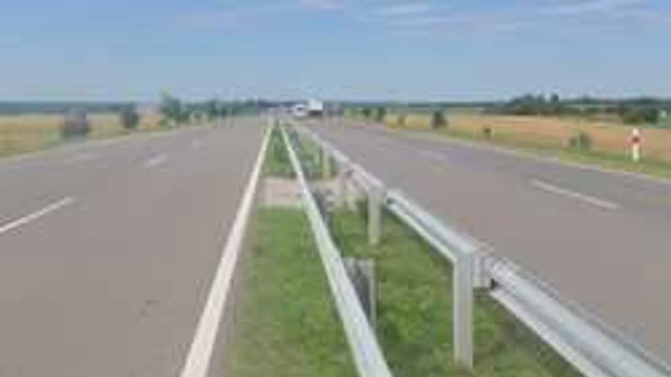 Zenélni fog a 67-es út!