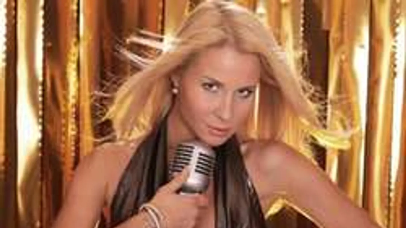 Durván bevágott a bugyi a magyar énekesnő kerek fenekébe!