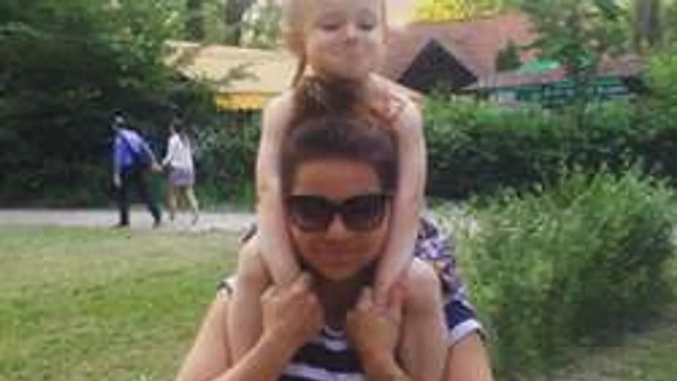 Nézd meg, hogy énekel Judy kislánya!