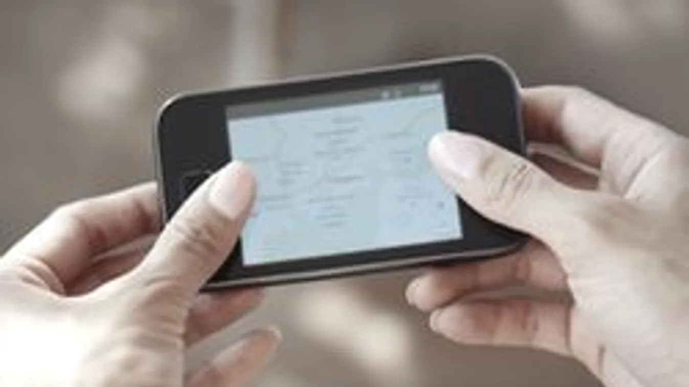 Így tudsz spórolni a telefonon, ha külföldön nyaralsz!