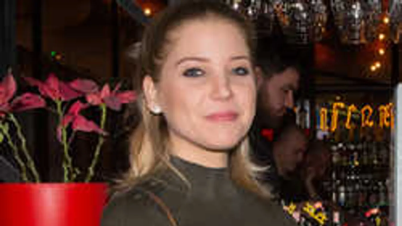 Meghökkentő fotóval sokkolta rajongóit a várandós Szabó Zsófi!