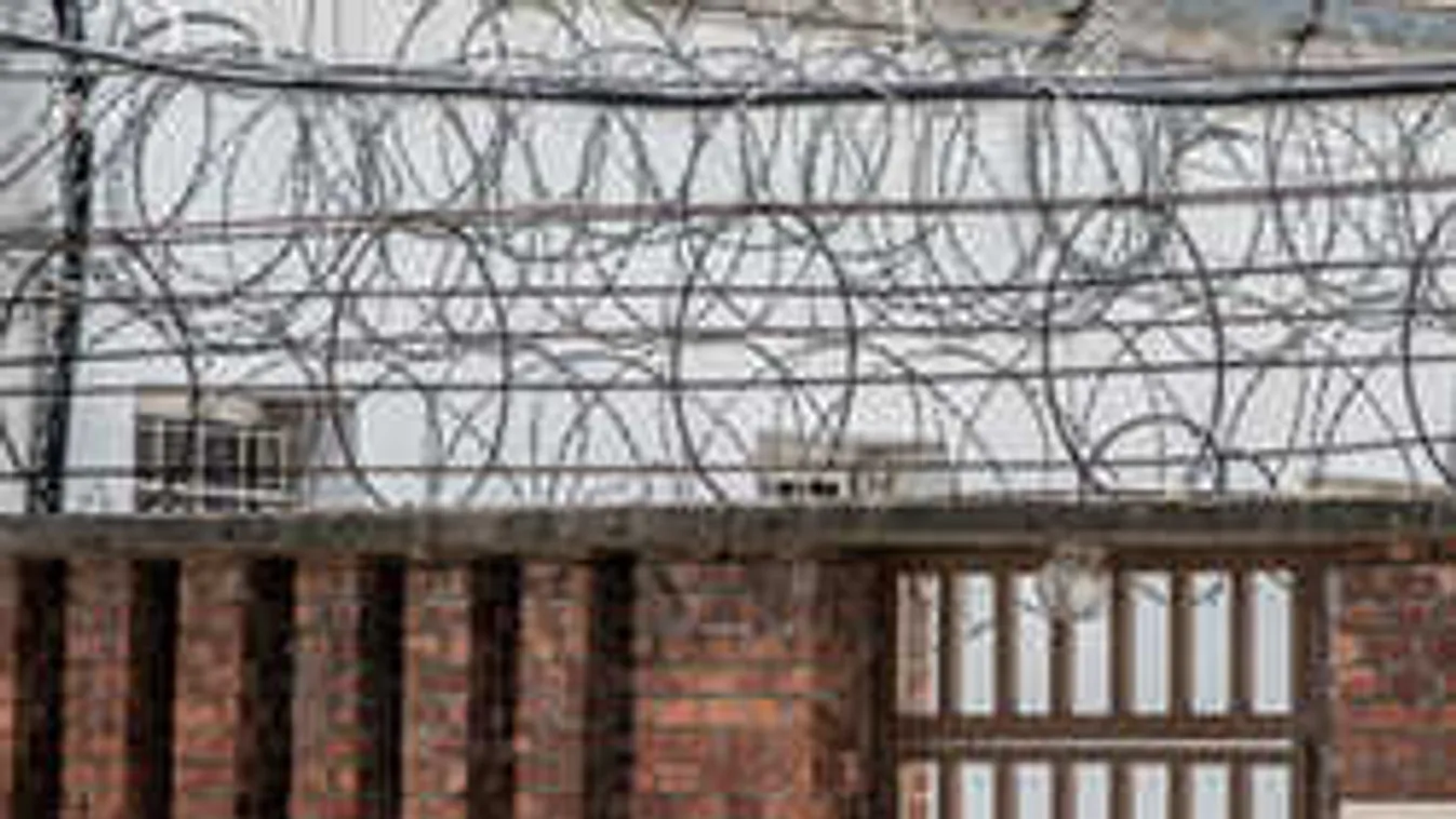 Kitört a pánik: több ezer elítélt kerül szabadlábra