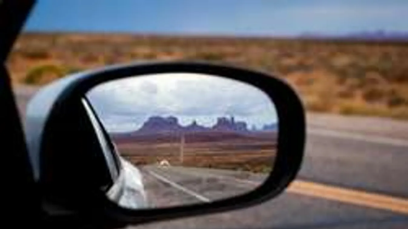Így állítsd be az autód tükrét, hogy elkerüld a baleseteket!