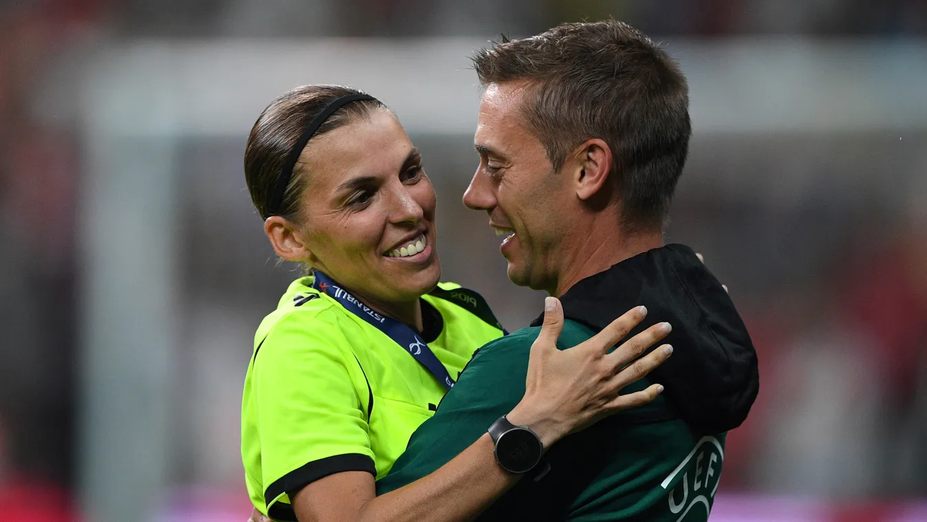 Fütyülnek a szexistákra a bírónők