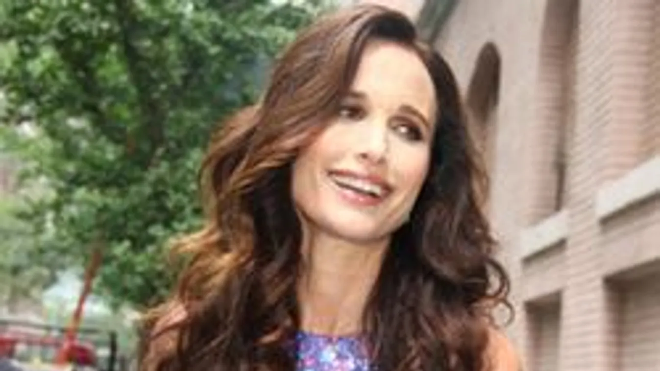 Felháborítóan szép a lassan 60 éves színésznő! - Fotó