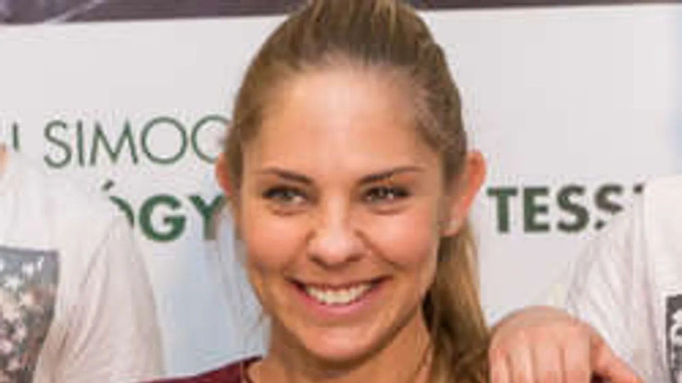 Bikinis gigadekoltázzsal őrjíti meg a férfiakat a magyar műsorvezetőnő