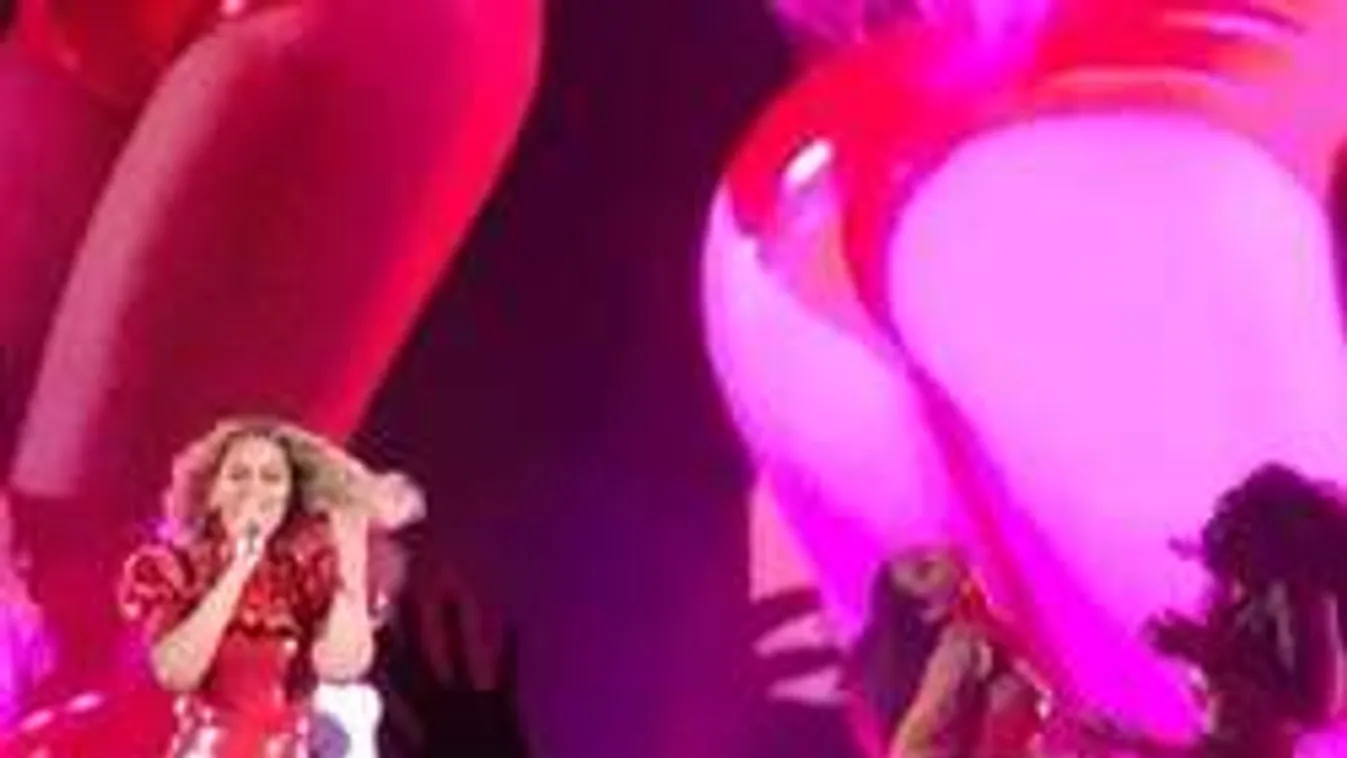 Ezt kapd ki, Rihanna: Robbantak a színpadon Beyoncé óriásmellei!