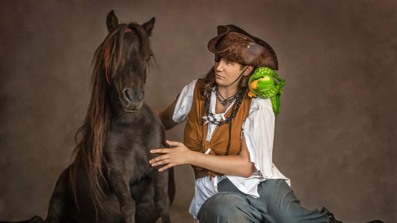 Friss információk Melindáról, akin átgyalogolt egy ló