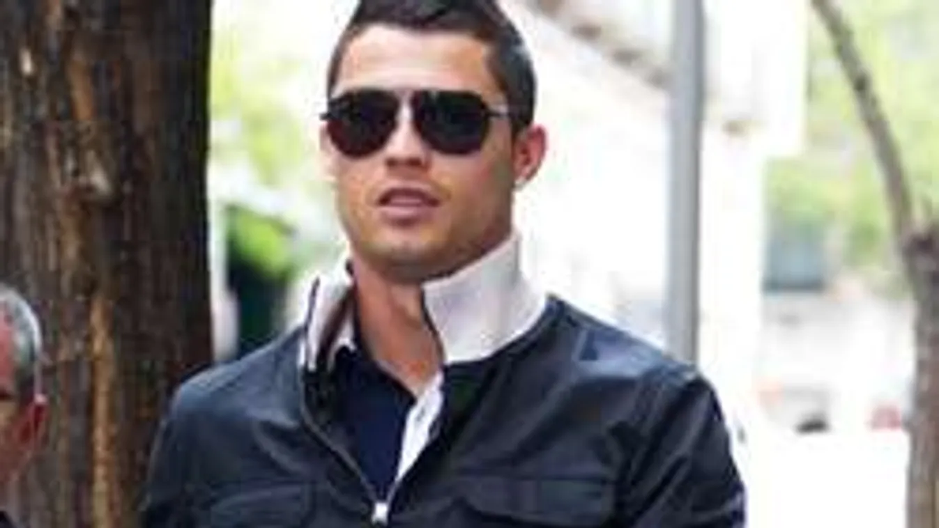 Ronaldo gyerekek tízezreinek karácsonyát tette szebbé!