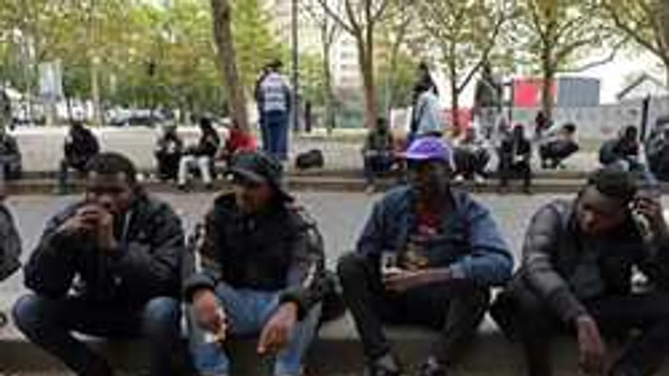 Szembeszáll a migránsokkal Franciaország