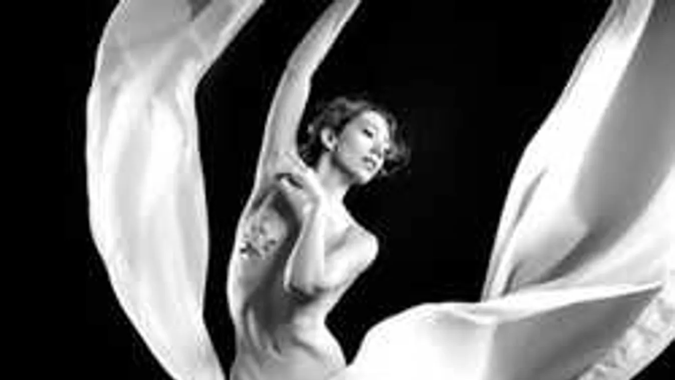 Elképesztő pucér szelfit posztolt magáról a gyönyörű balett táncos!