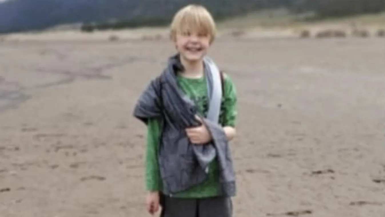 Még a rendőrök is elsírták magukat a helyszínen: halálra kínozták szülei a 11 éves kisfiút