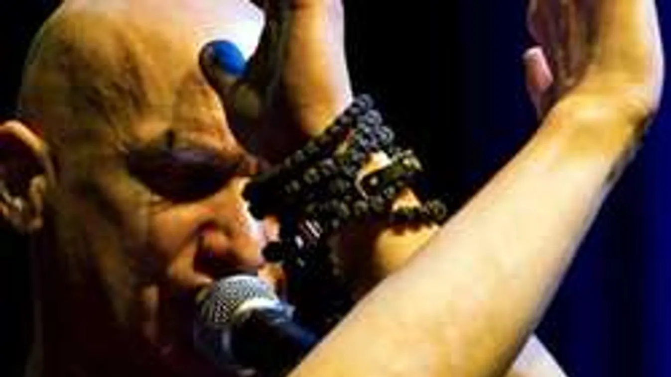 Cipő lányai ma is gyászolják apjukat