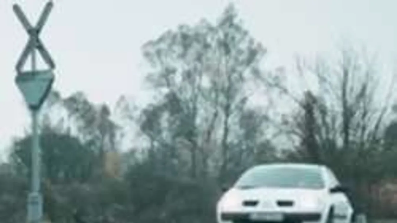 Sokkoló reklámmal támad a MÁV