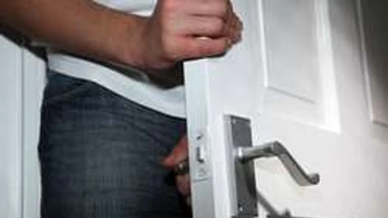 Díjat kapott a gyerekek zaklatásával vádolt igazgató!