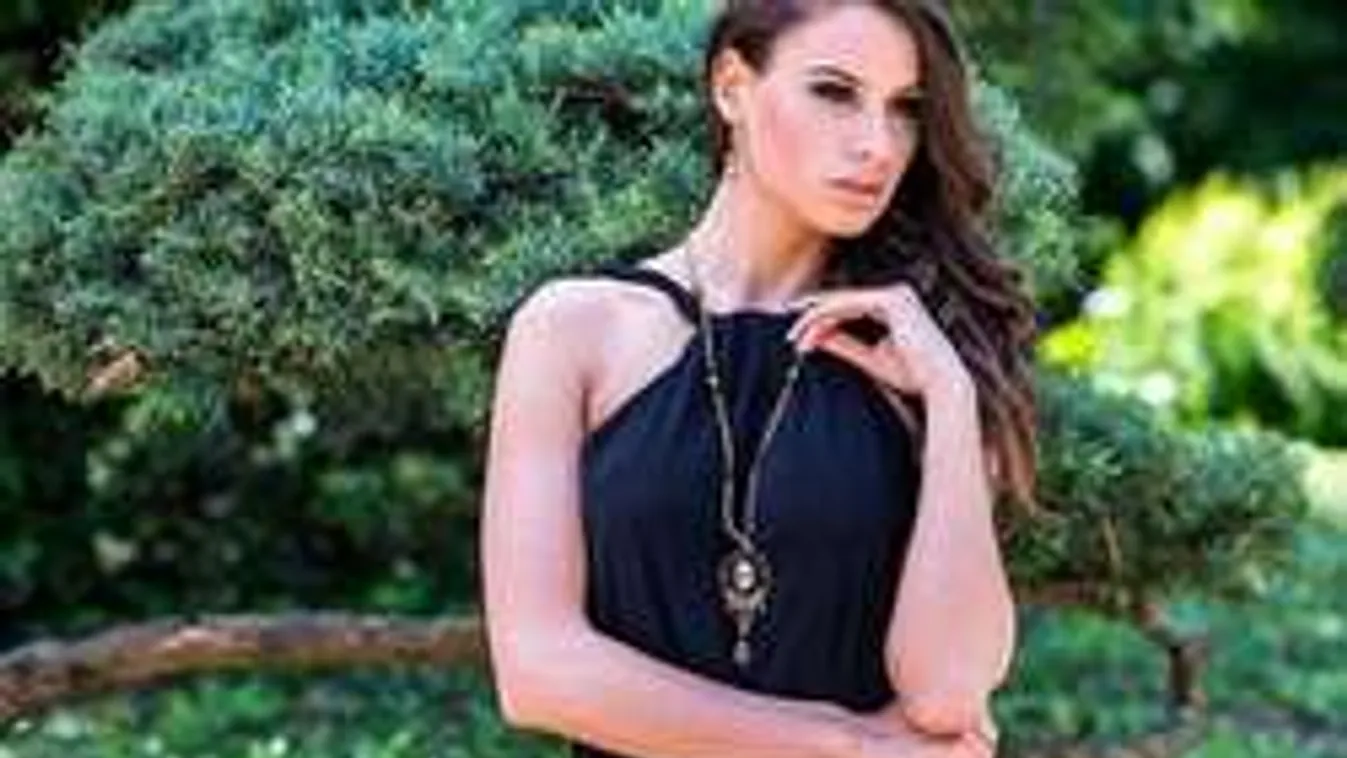 Pucér fotóval nosztalgiázik a világhírű magyar modell