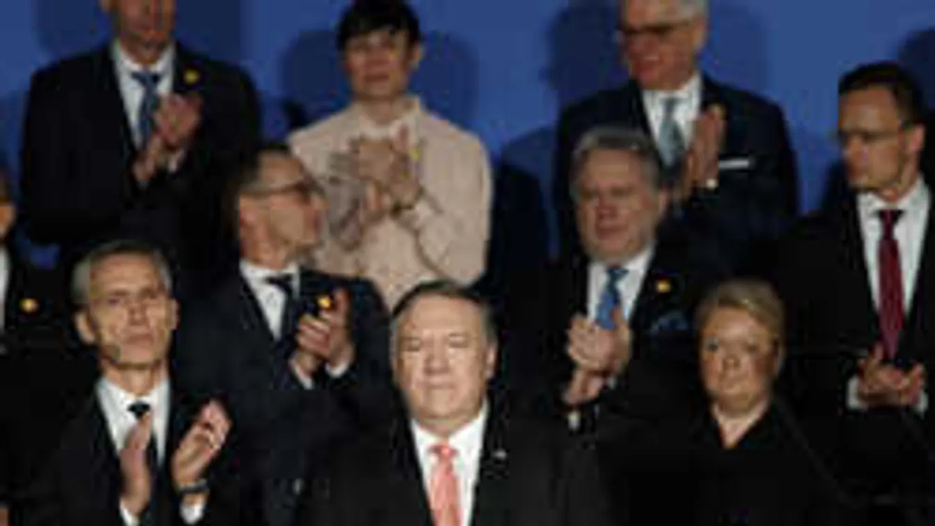 Szijjártó Péter: Biztonsági fenyegetés a tömeges migráció