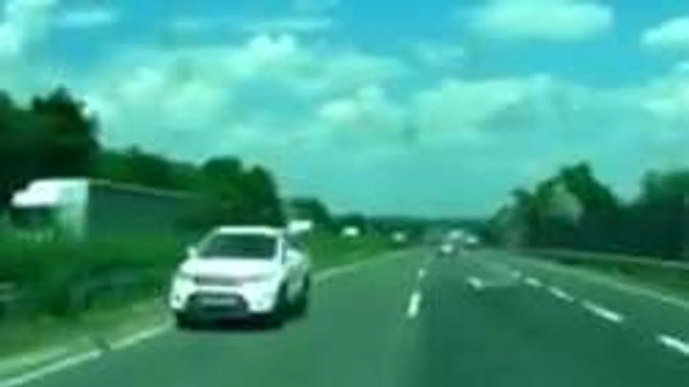 Elképesztő veszélyes jelenetet videóztak le az M7-esen!