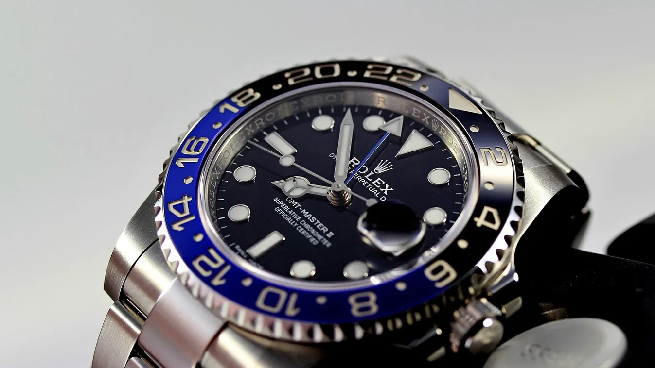 Elvitte a Rolex órát, 17 milliót ér