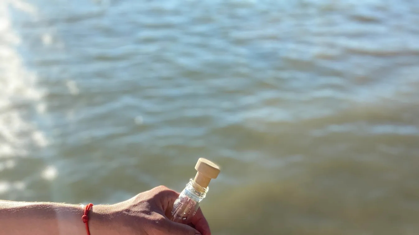 Süteménnyel kedveskedtek a palackposta feladójának