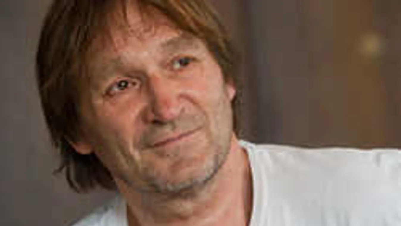 Megtörte a csendet a magyar színész, nem adja fel a harcot