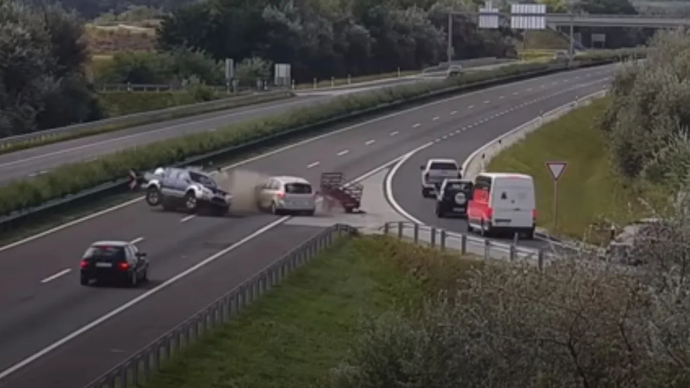 Rossz irányba fordult az M3-ason, azonnal bekövetkezett a baleset – videó