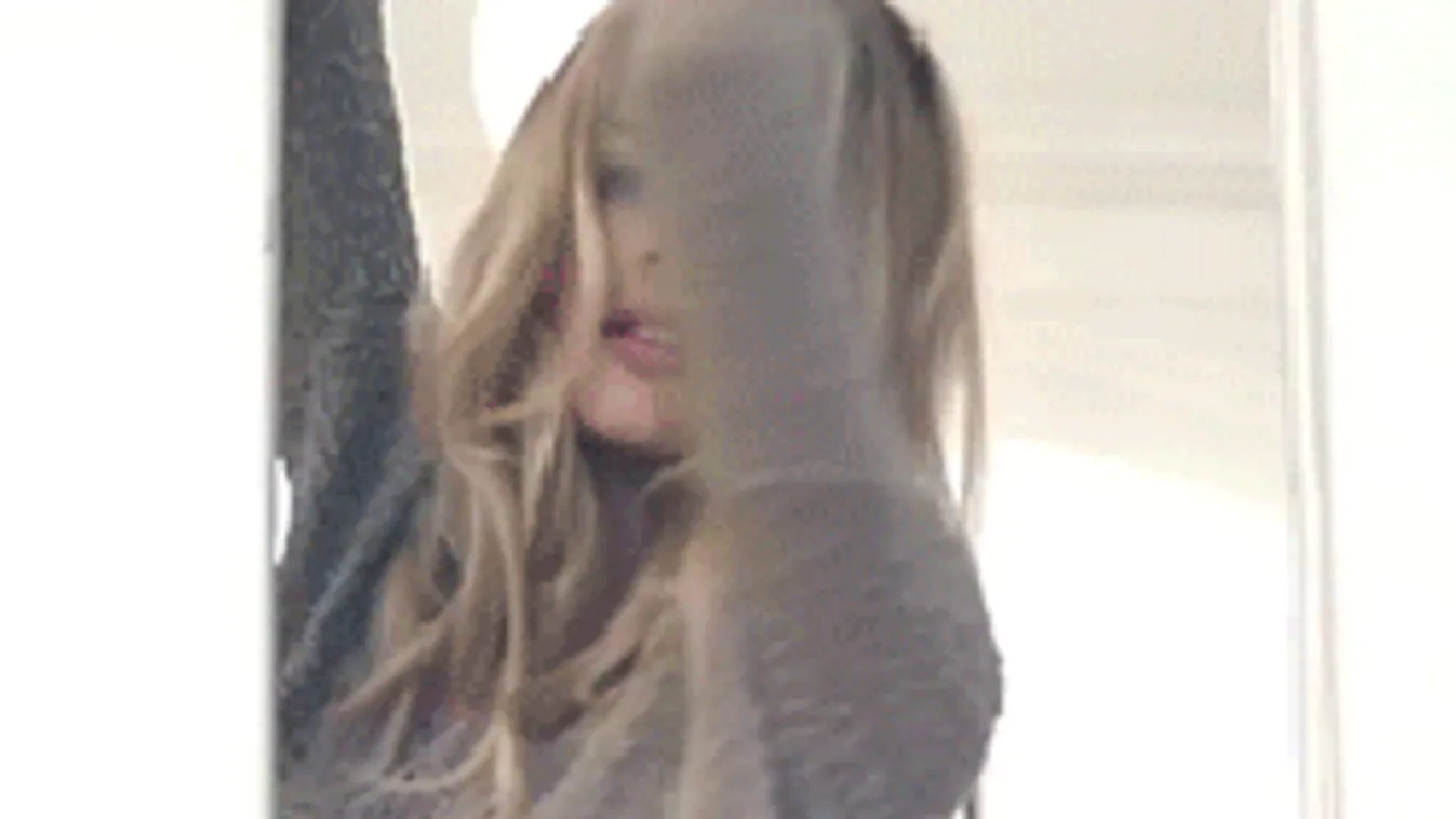 Itt a legújabb szexi őrület, ettől a póztól megfekszenek a férfiak